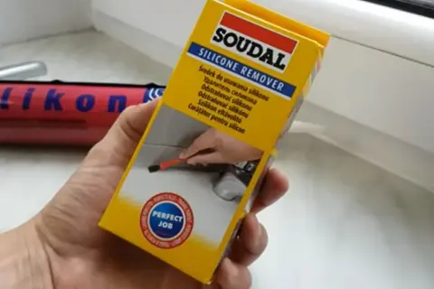 Pudełko Soudal Silicone Remover – idealne rozwiązanie, czym rozpuścić silikon.