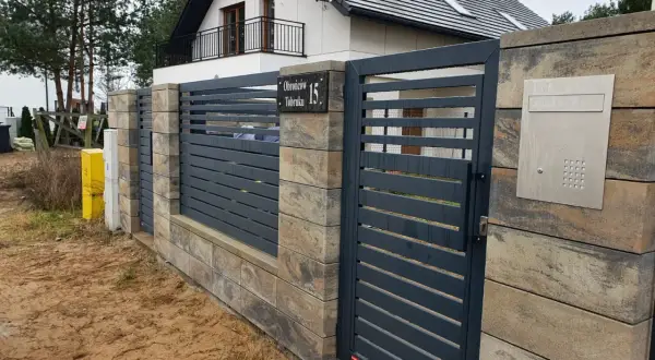 Ile kosztuje ogrodzenie betonowe? Sprawdź ceny i oszczędź!