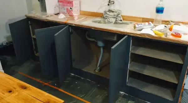 Szafka pod umywalkę DIY: Kompletny przewodnik krok po kroku