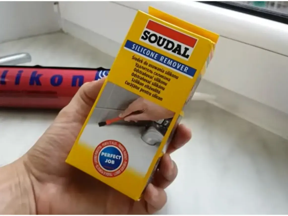 Pudełko Soudal Silicone Remover – idealne rozwiązanie, czym rozpuścić silikon.